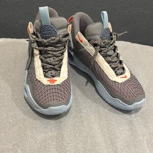 Nike Cosmic Unity Space Kids Gray Sneakers